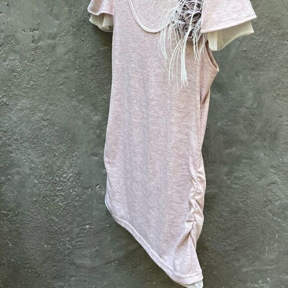 ANTHROPOLOGIE LULUMARI FLOWER FEATHER EMBELLISHED SHORT SLEEVE RUCHED TOP MEDIUM - Picture 11 of 15